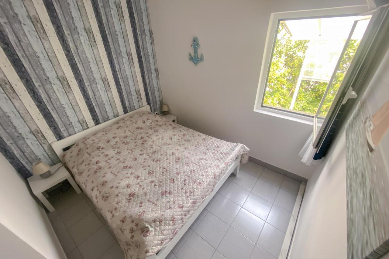 Beach Apartment - 50M From The Beach With Free Parking Biograd Na Moru Esterno foto